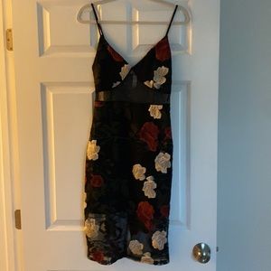 Medium black rose pattern dress